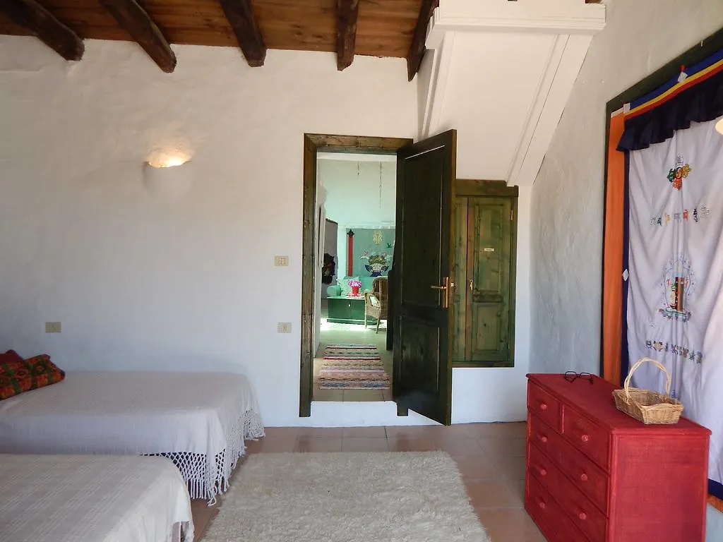 Country house La Casa Caldera Guest House Femes
