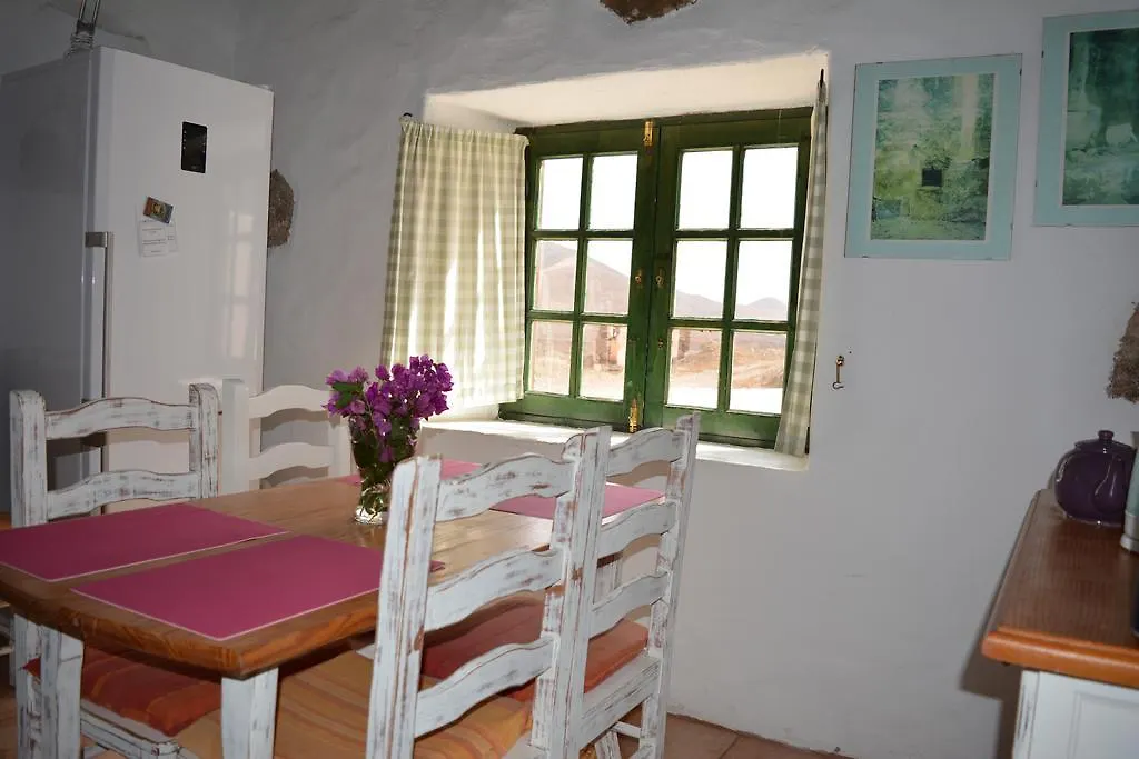 Country house La Casa Caldera Guest House Femes Spain