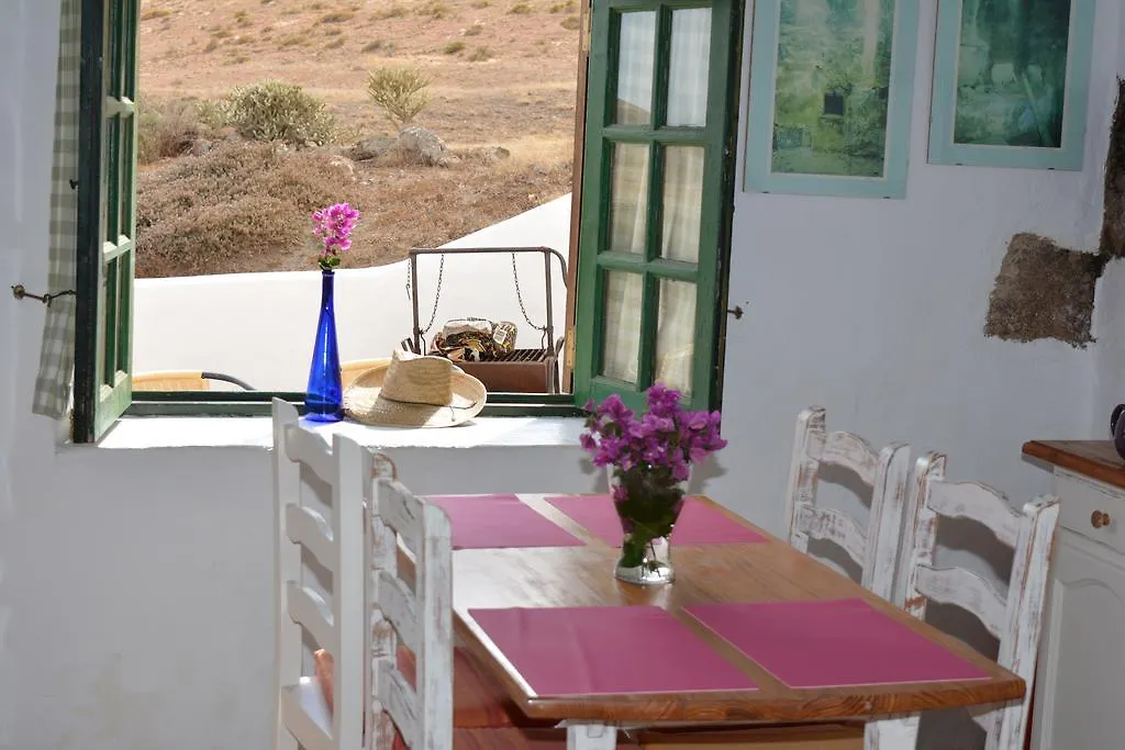 La Casa Caldera Guest House Femes