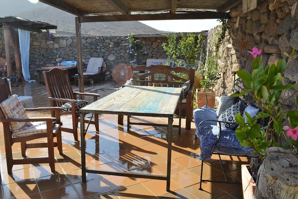 Country house La Casa Caldera Guest House Femes